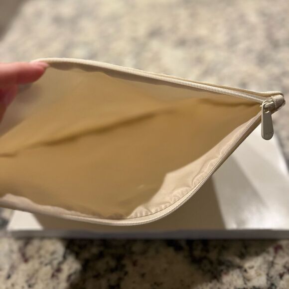 CHRISTIAN DIOR CREAM SOFT SPRING FLOWER 2024 CLUTCH BAG Limited Edition - Picture 7 of 9